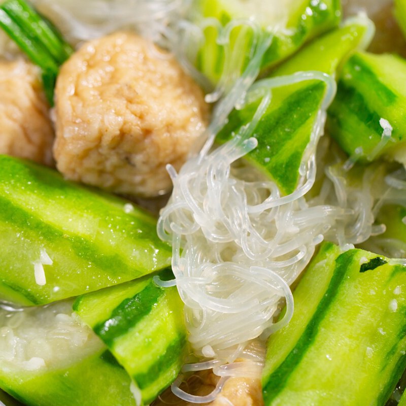 魚腐勝瓜粉絲煲