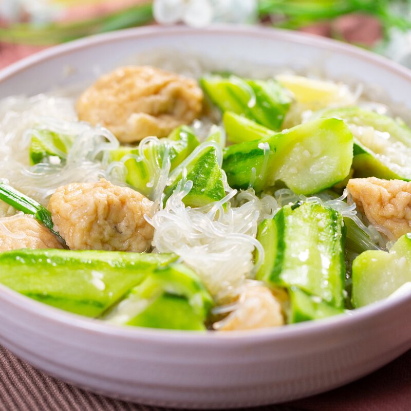 魚腐勝瓜粉絲煲